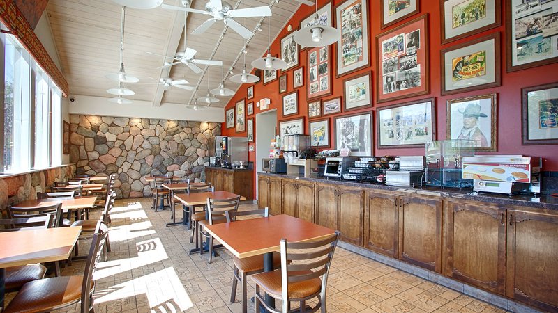 Best Western Plus Frontier Motel - 495