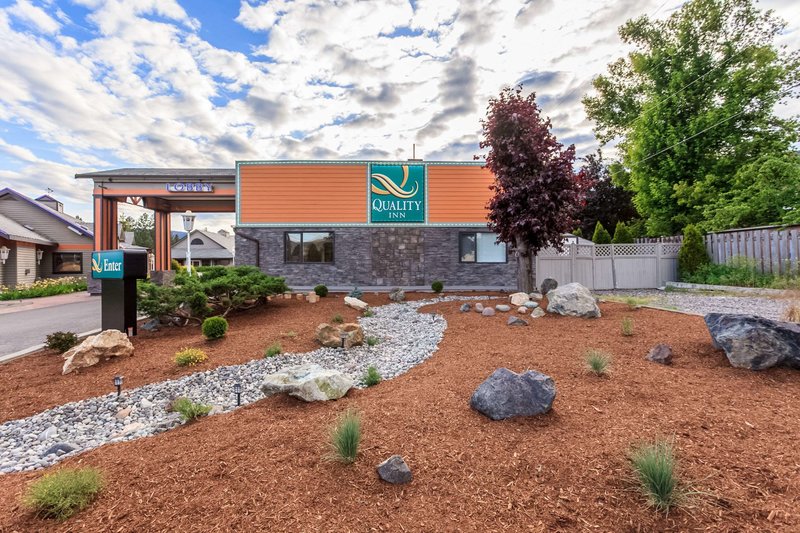 Quality Inn Merritt - 496