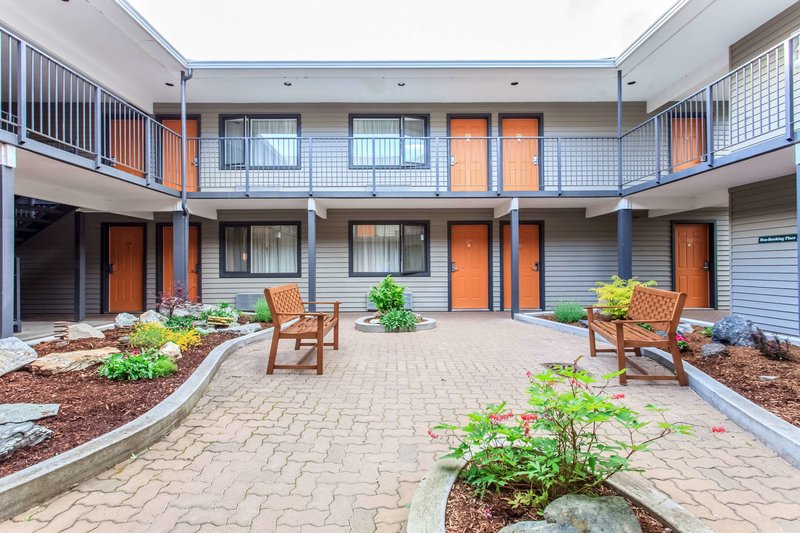 Quality Inn Merritt - 496