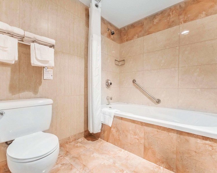 Quality Inn Merritt - 496