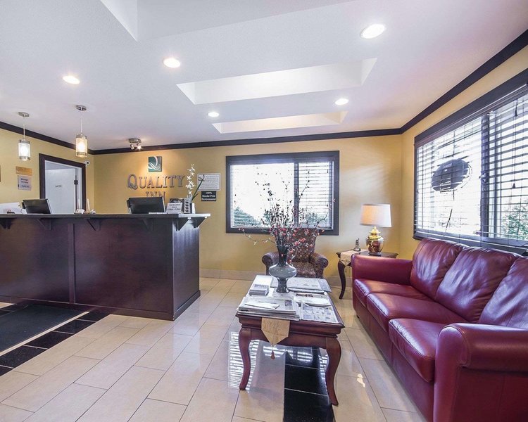 Quality Inn Merritt - 496
