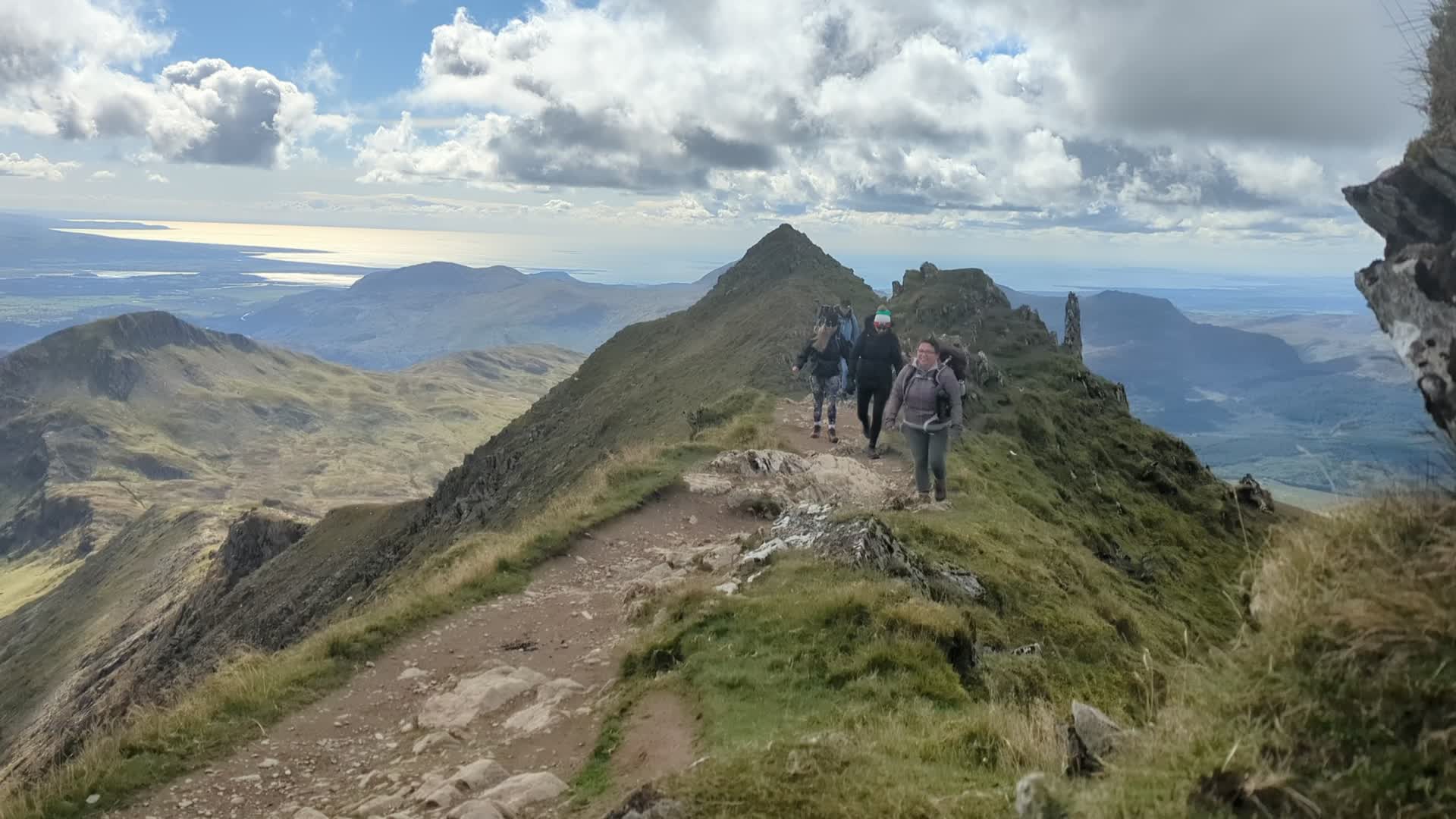 Hike Snowdon - Yr Wyddfa - The Highest Mountain In Wales! - 1307