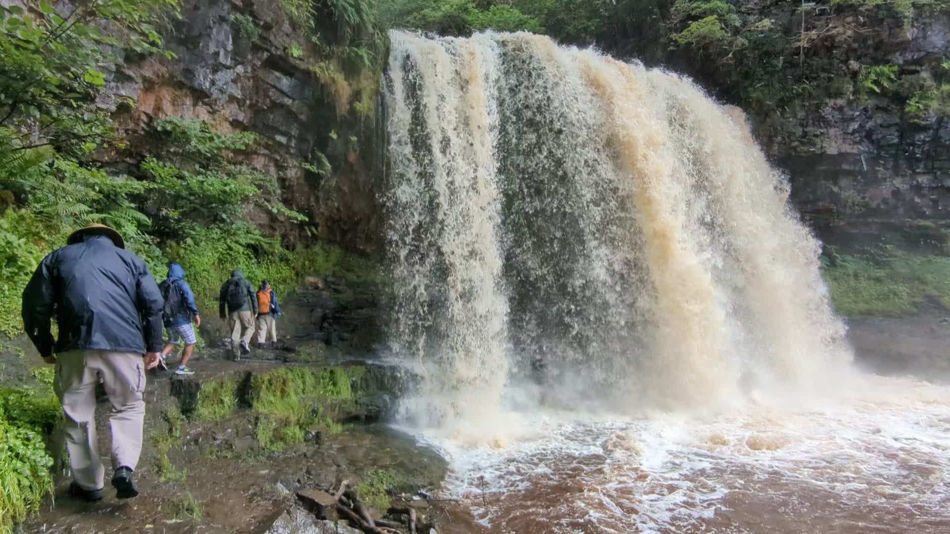 The Amazing Waterfalls Of The Brecon Beacons - Bannau Brychieniog - 1300